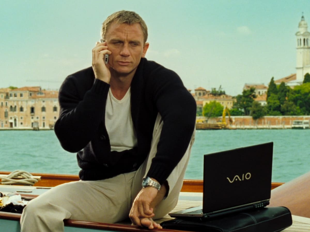 Daniel-Craig-in-Seamaster-Diver-300M-Ref.-2220.80.00-CREDIT-Alamay