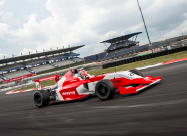 Mit Vollgas ins Wochenende am Nürburgring