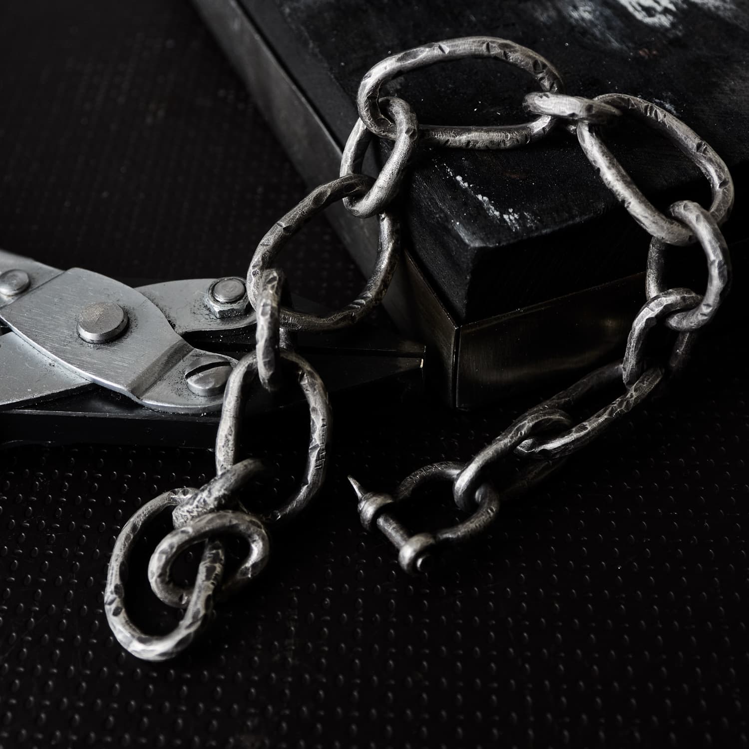 The-Thing-Armband-Silberschmuck-SCHMAAL