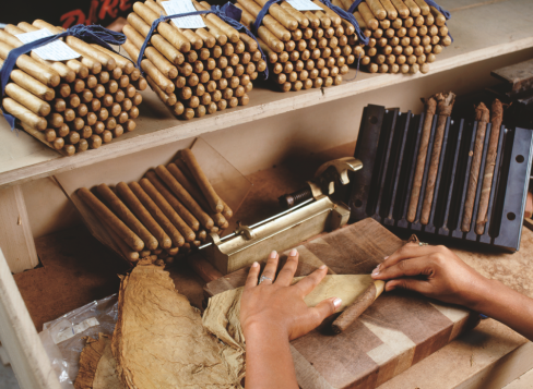 Zigarren rollen its Handarbeit