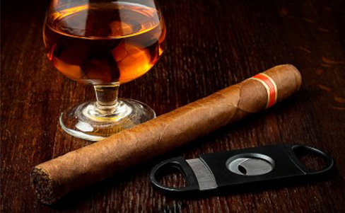 So geht Zigarre rauchen